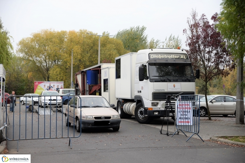 A járművek őszi-téli átállását segítő akció-fotó Trifonov Éva