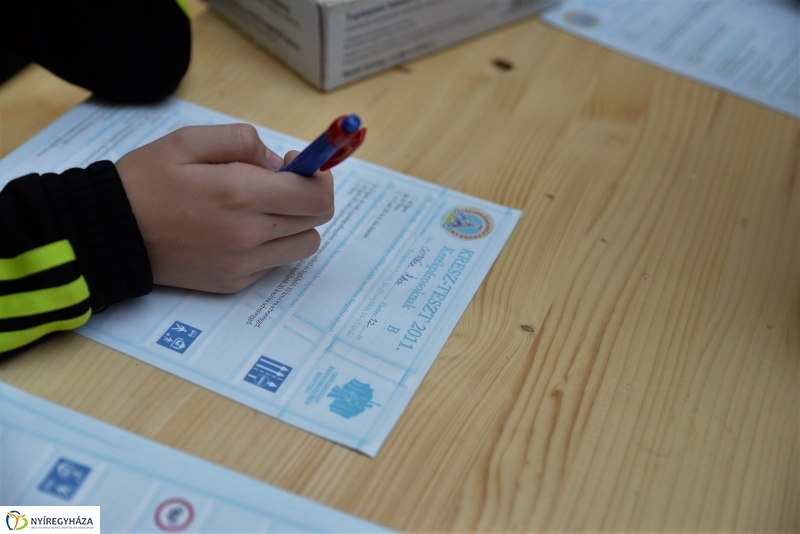 A járművek őszi-téli átállását segítő akció-fotó Trifonov Éva