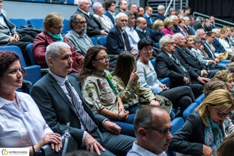 Ünnepi megemlékezés a Váci Mihály Kulturális Központban