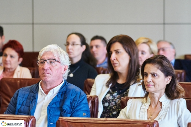 Közgazdászok az egyetemen - fotó Szarka Lajos