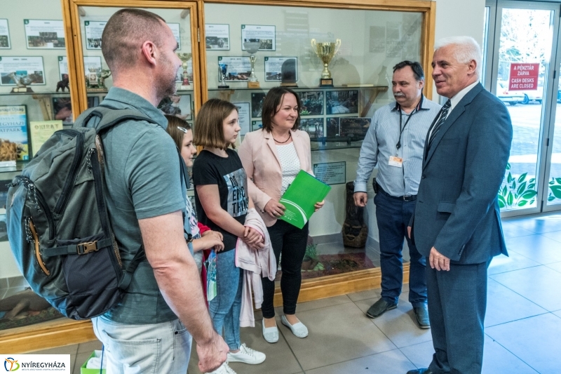 Megérkezett az 500.000. látogató a Nyíregyházi Állatparkba