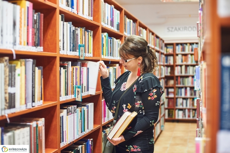 Vécsey utcai fiókkönyvtár átadása - fotó Szarka Lajos