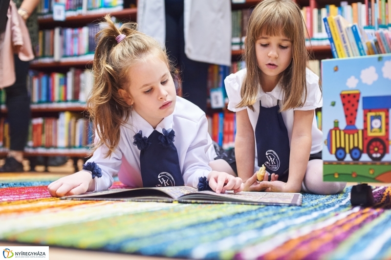 Vécsey utcai fiókkönyvtár átadása - fotó Szarka Lajos