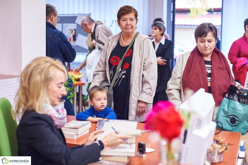 Vécsey utcai fiókkönyvtár átadása - fotó Szarka Lajos