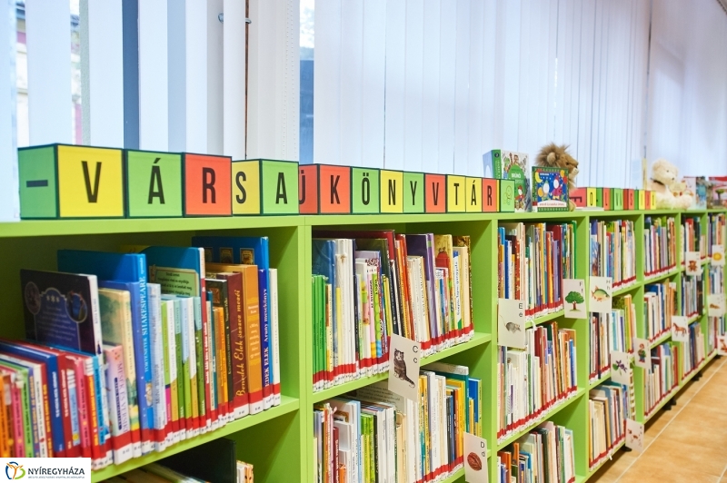 Vécsey utcai fiókkönyvtár átadása - fotó Szarka Lajos