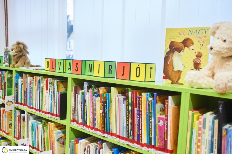 Vécsey utcai fiókkönyvtár átadása - fotó Szarka Lajos