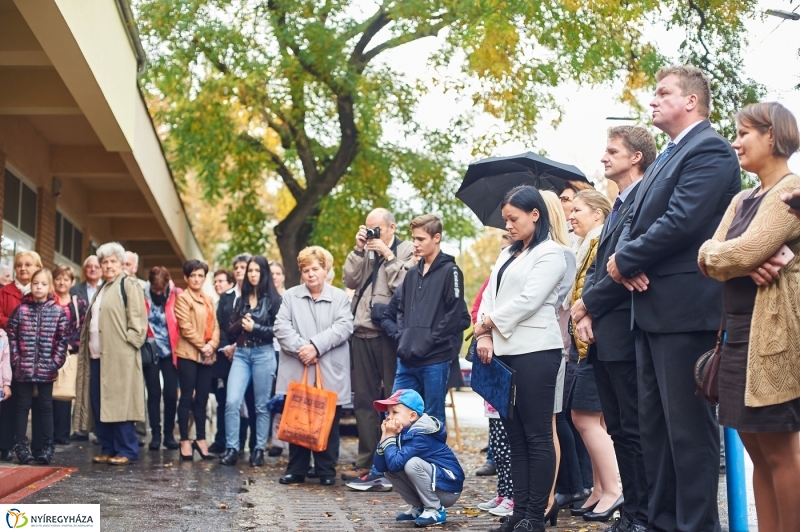 Vécsey utcai fiókkönyvtár átadása - fotó Szarka Lajos