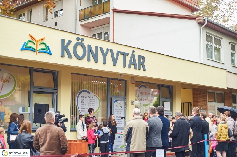 Vécsey utcai fiókkönyvtár átadása - fotó Szarka Lajos