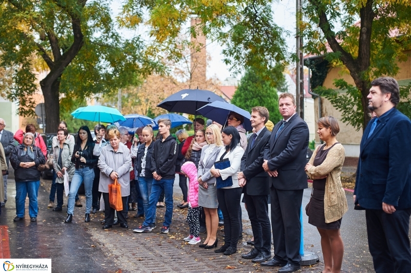 Vécsey utcai fiókkönyvtár átadása - fotó Szarka Lajos