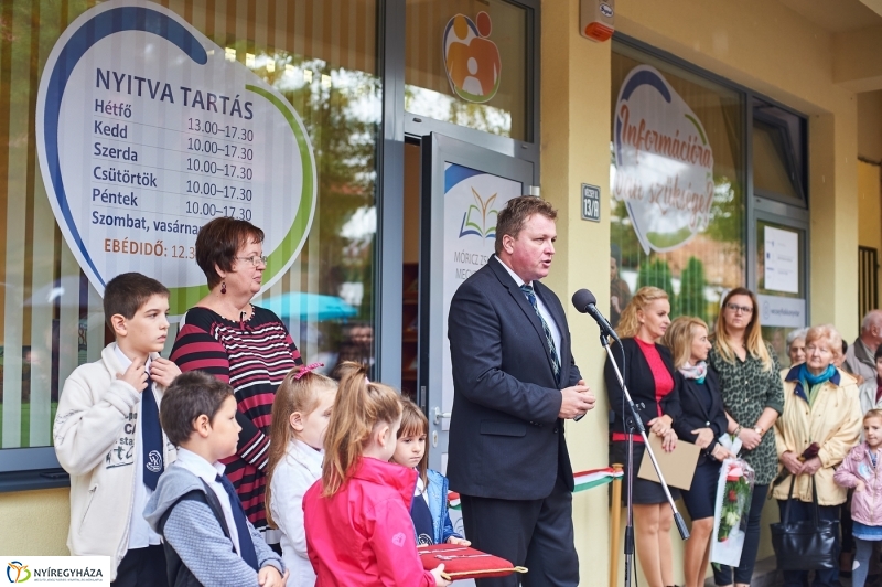 Vécsey utcai fiókkönyvtár átadása - fotó Szarka Lajos