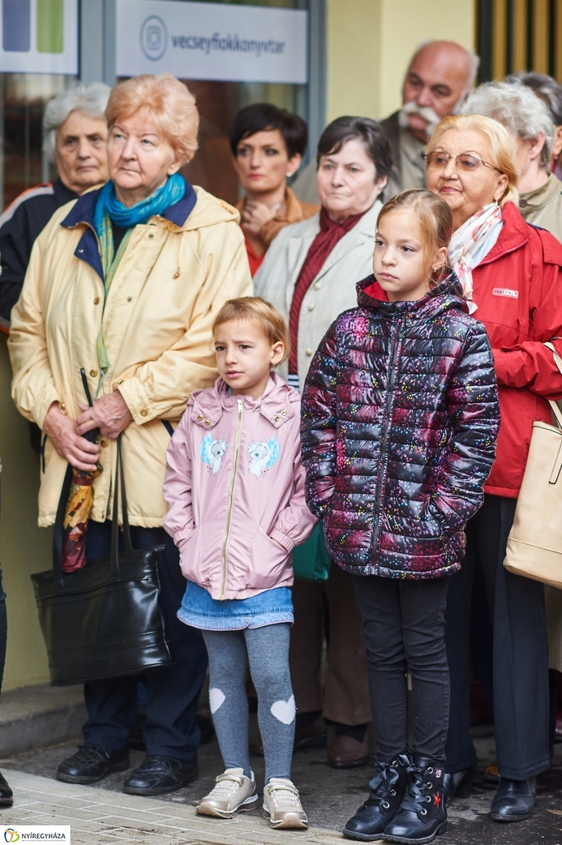 Vécsey utcai fiókkönyvtár átadása - fotó Szarka Lajos