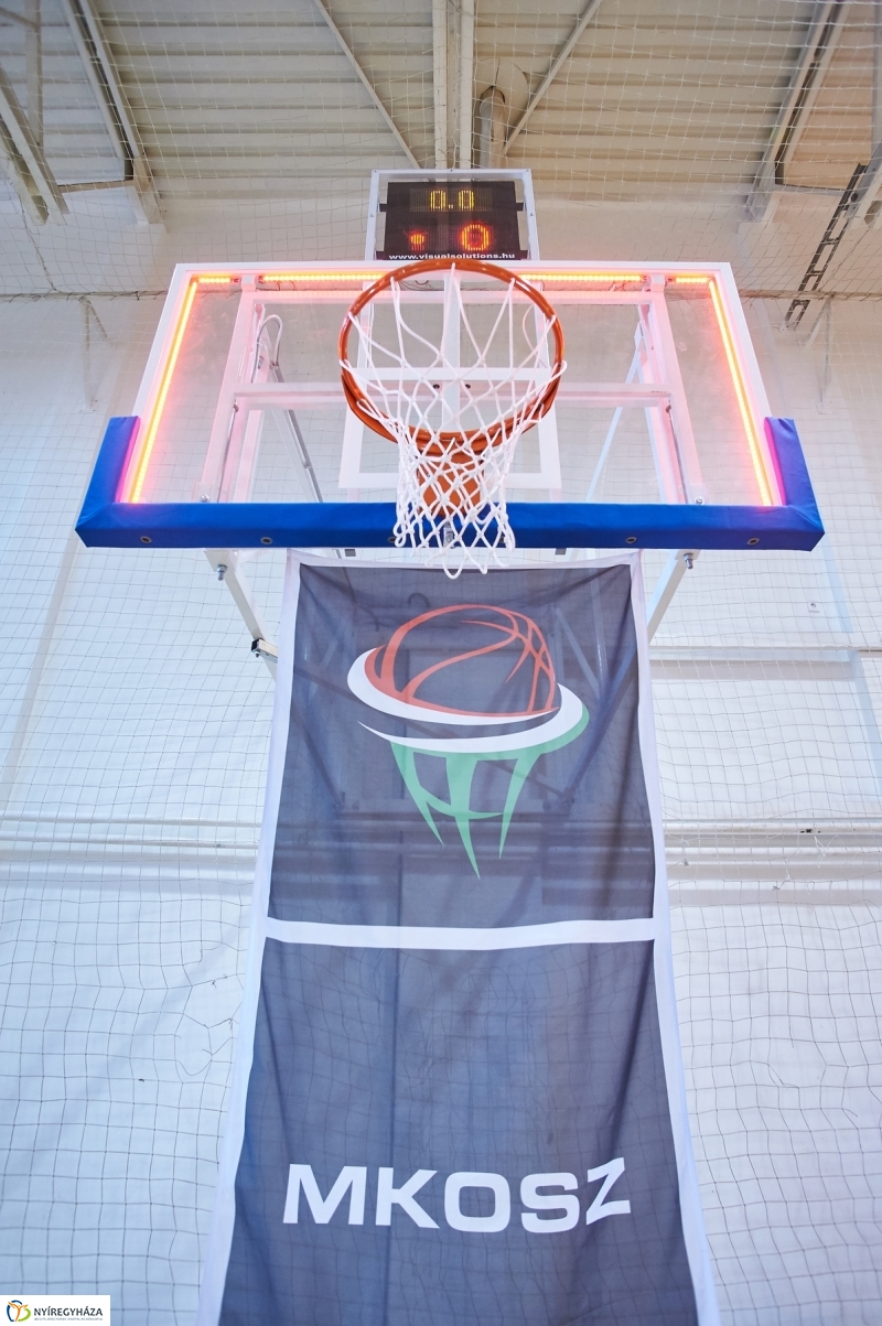 Tornaterem átadás a Zrínyiben - fotó Szarka Lajos