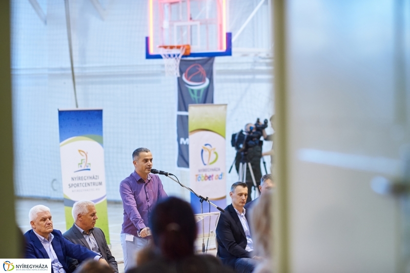 Tornaterem átadás a Zrínyiben - fotó Szarka Lajos