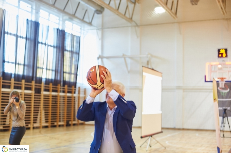 Tornaterem átadás a Zrínyiben - fotó Szarka Lajos