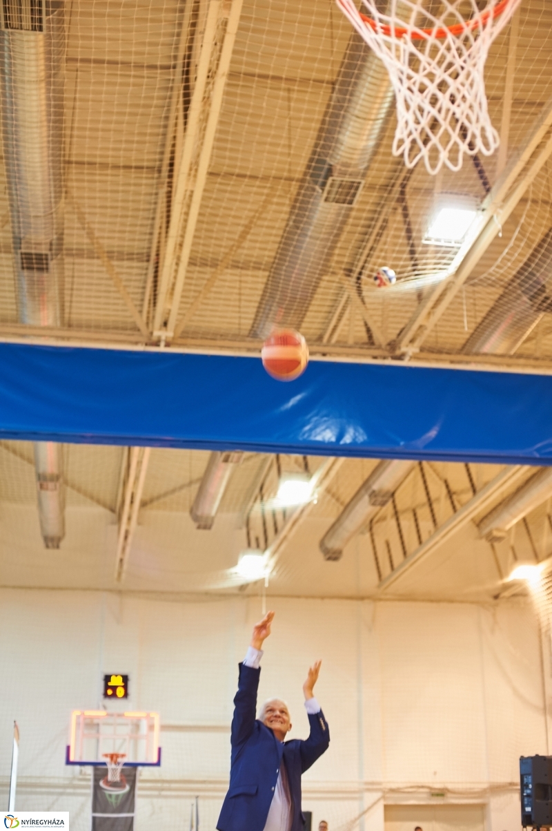 Tornaterem átadás a Zrínyiben - fotó Szarka Lajos