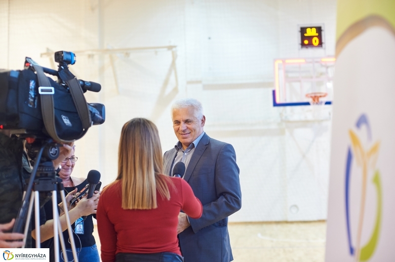 Tornaterem átadás a Zrínyiben - fotó Szarka Lajos