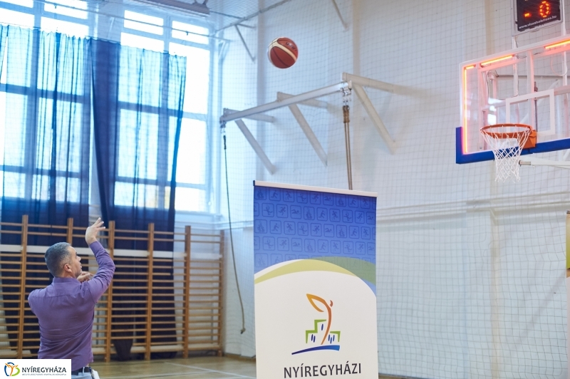 Tornaterem átadás a Zrínyiben - fotó Szarka Lajos