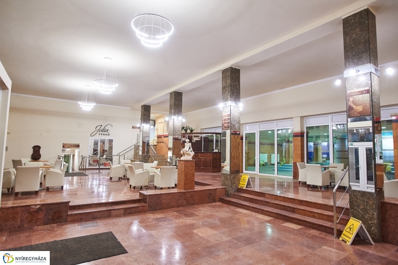 Júlia Fürdő este - fotó Szarka Lajos