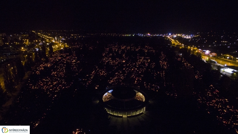 Az emlékezés fényei a magasból - fotó Kohut Árpád