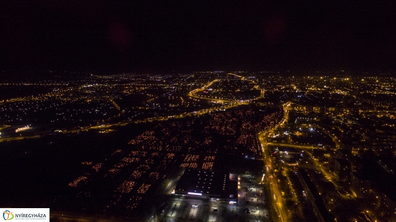 Az emlékezés fényei a magasból - fotó Kohut Árpád