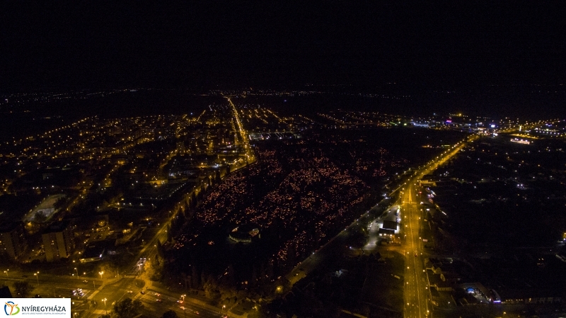 Az emlékezés fényei a magasból - fotó Kohut Árpád
