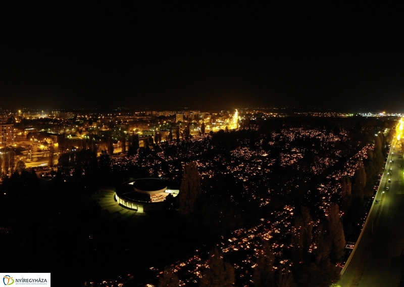 Az emlékezés fényei a magasból - fotó Kohut Árpád