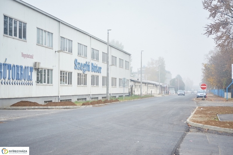 Útfelújítás a Tünde utcán - fotó Szarka Lajos