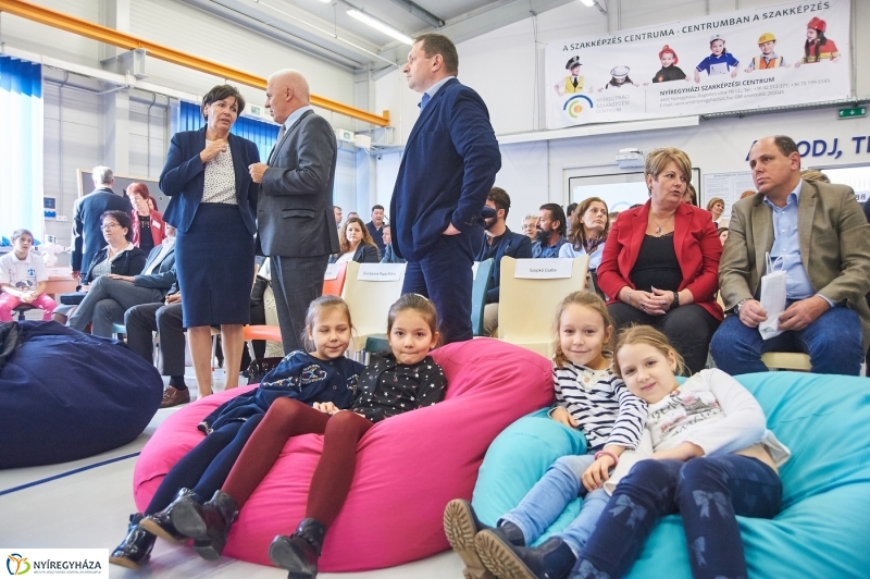 Digitális Alkotóműhely átadó - fotó Szarka Lajos