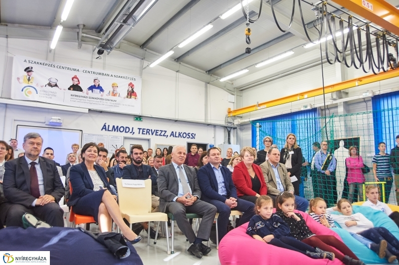 Digitális Alkotóműhely átadó - fotó Szarka Lajos