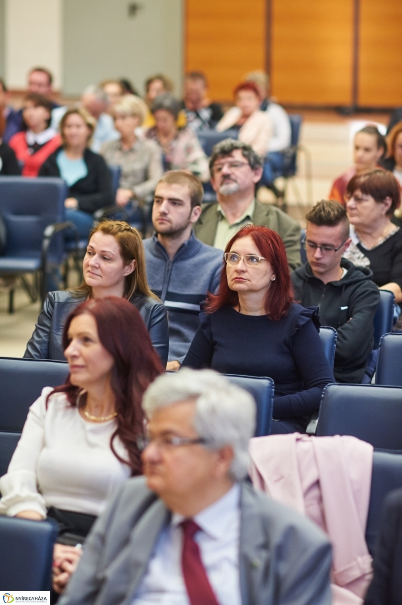 Határtalan tudomány az egyetemen - fotó Szarka Lajos