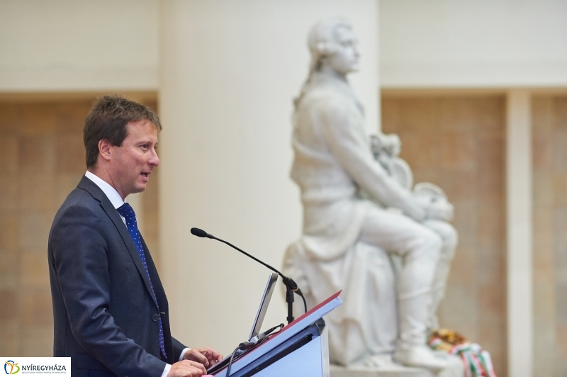 Határtalan tudomány az egyetemen - fotó Szarka Lajos