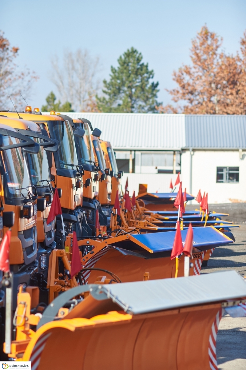 Gépszemle a Magyar Közútnál - fotó Szarka Lajos