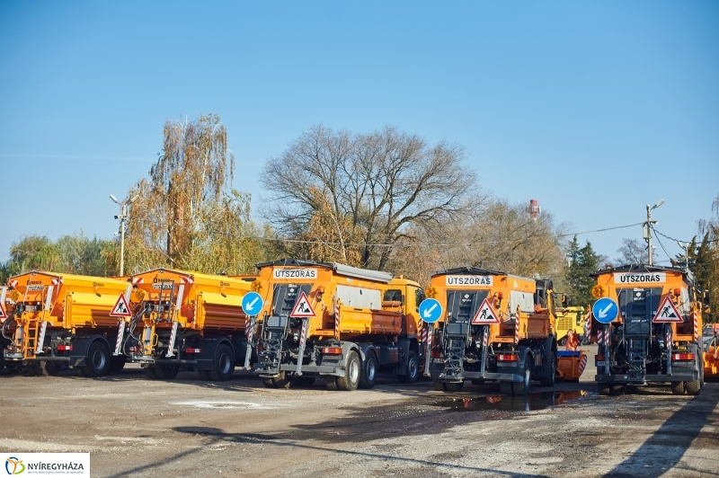 Gépszemle a Magyar Közútnál - fotó Szarka Lajos
