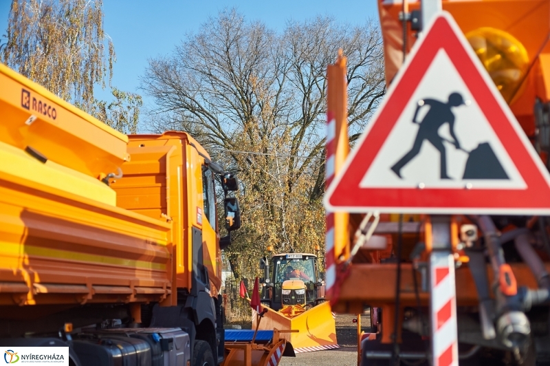 Gépszemle a Magyar Közútnál - fotó Szarka Lajos