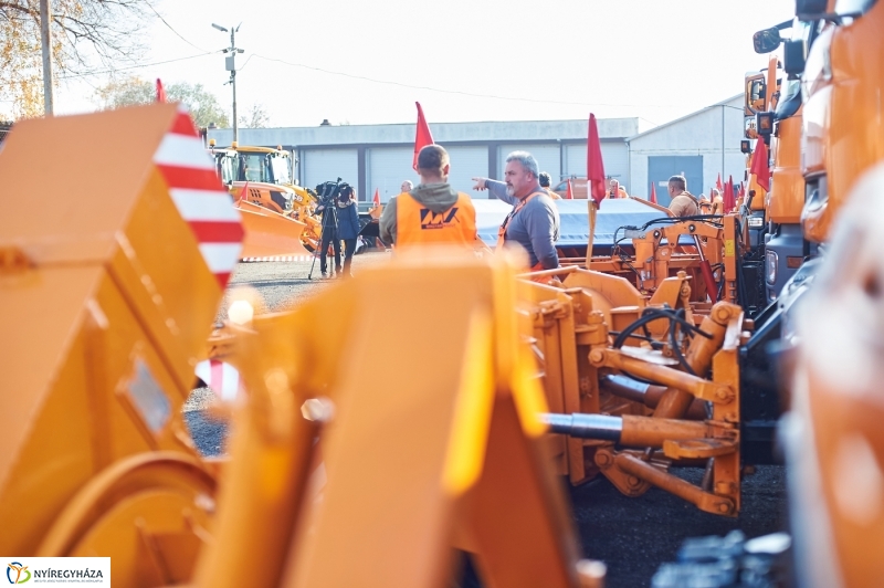 Gépszemle a Magyar Közútnál - fotó Szarka Lajos