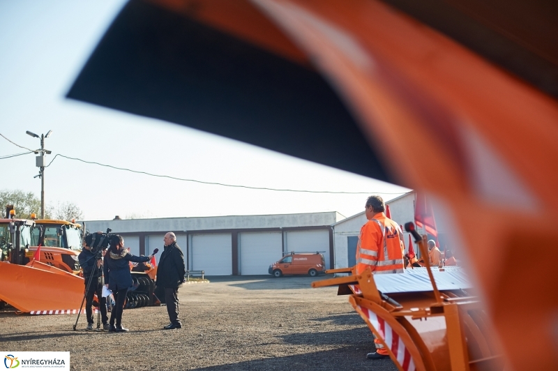 Gépszemle a Magyar Közútnál - fotó Szarka Lajos