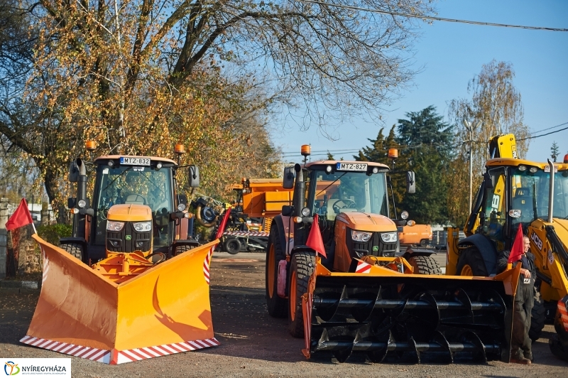 Gépszemle a Magyar Közútnál - fotó Szarka Lajos