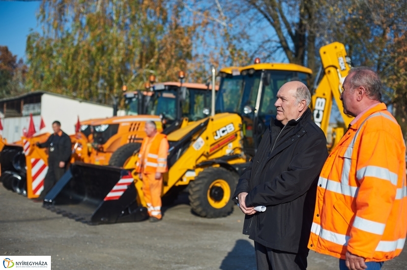 Gépszemle a Magyar Közútnál - fotó Szarka Lajos