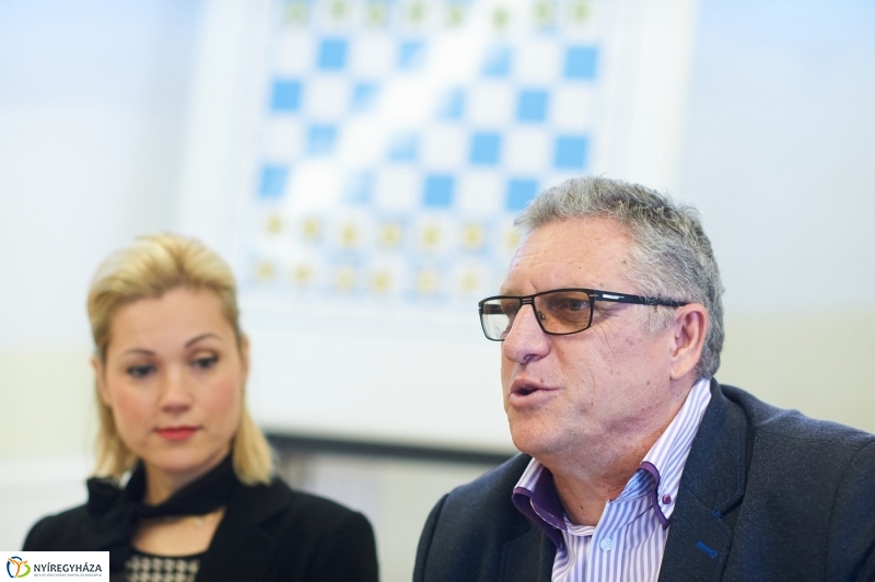 Helyszíni bejárás a Kazinczy iskolában - fotó Szarka Lajos