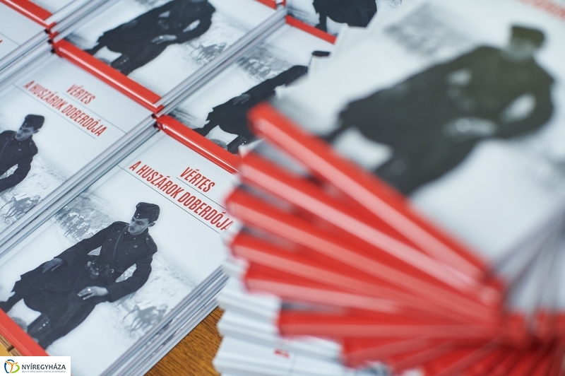 Vértes a huszárok doberdója - fotó Szarka Lajos