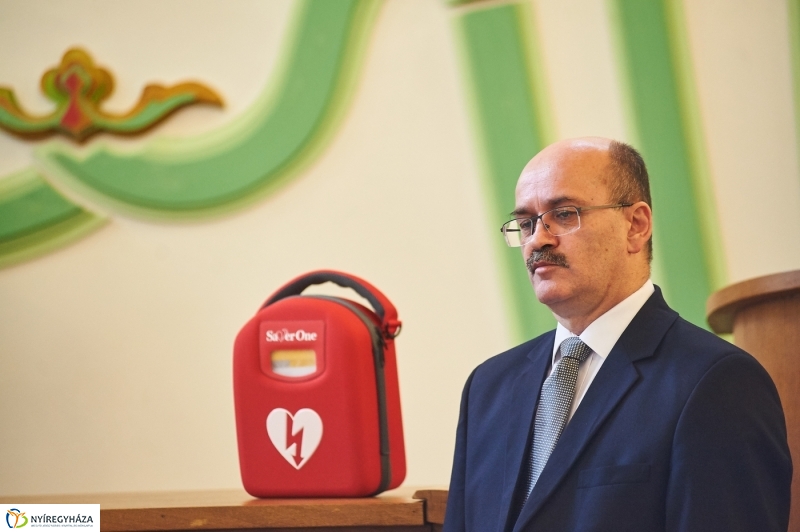 Defibrillátor a Városi Református Egyházközségben