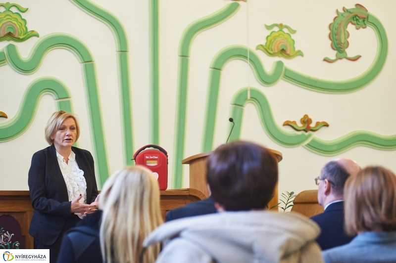 Defibrillátor a Városi Református Egyházközségben
