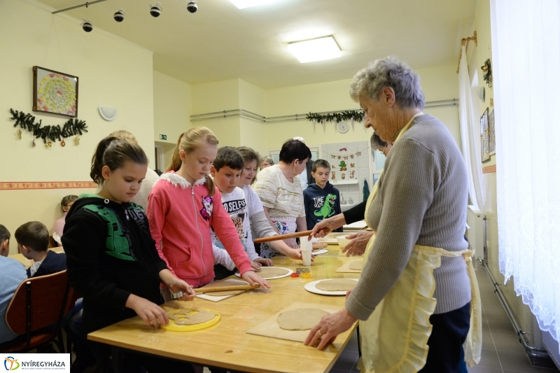 Generációs mézeskalács sütés Nyírszőlősön - fotó Trifonov Éva