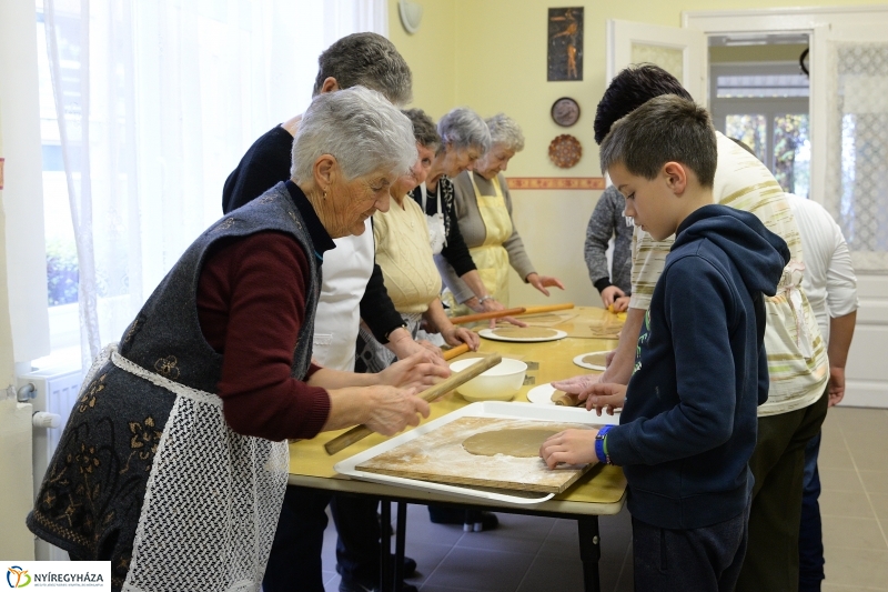 Generációs mézeskalács sütés Nyírszőlősön - fotó Trifonov Éva