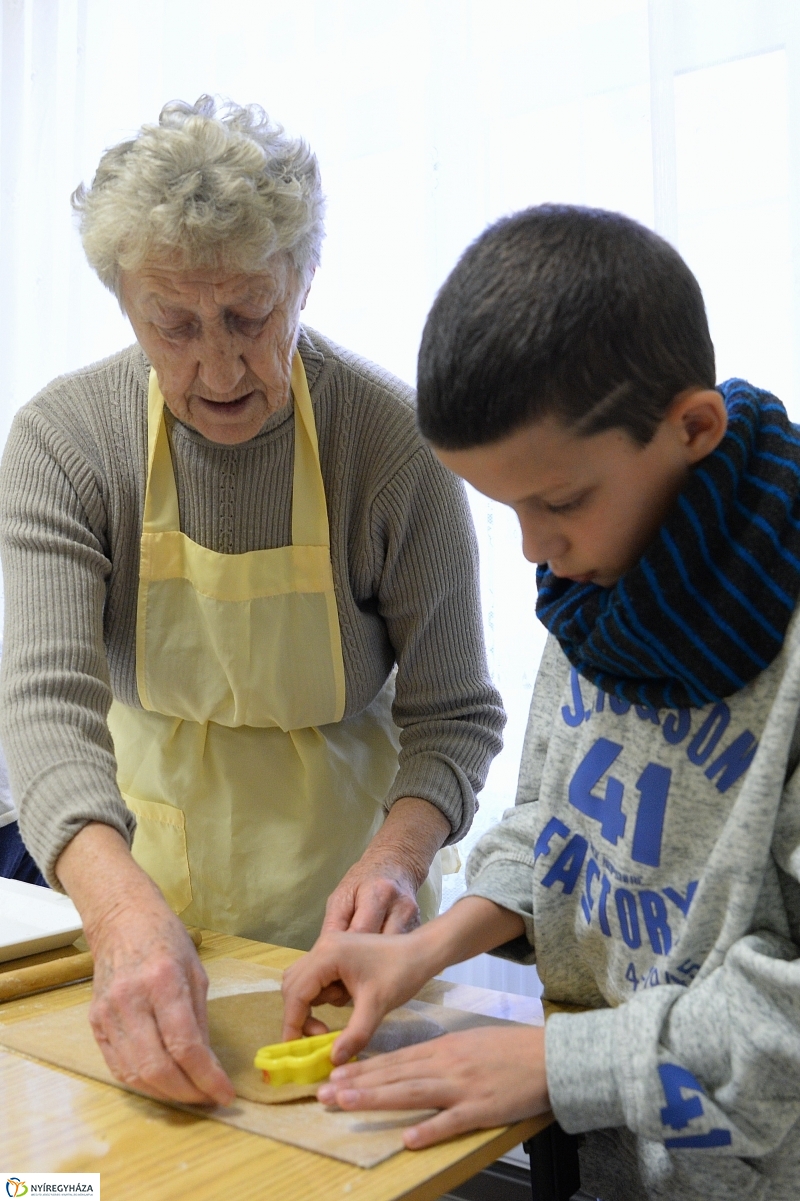 Generációs mézeskalács sütés Nyírszőlősön - fotó Trifonov Éva