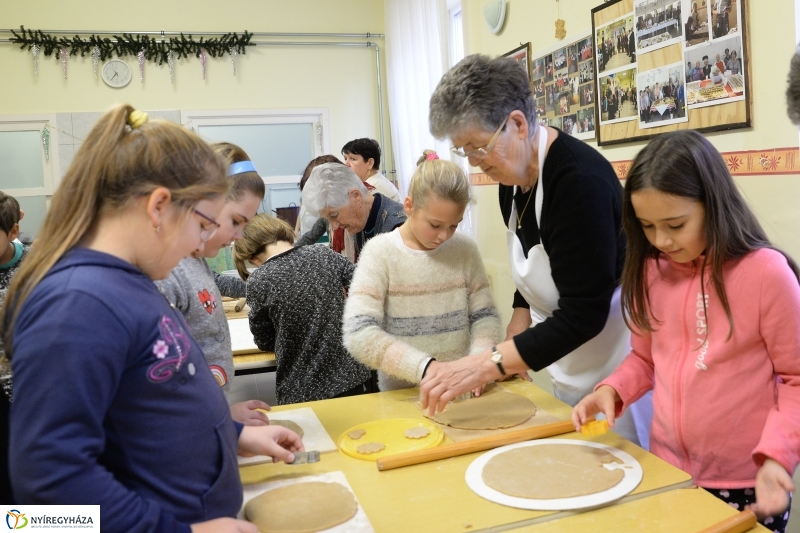 Generációs mézeskalács sütés Nyírszőlősön - fotó Trifonov Éva