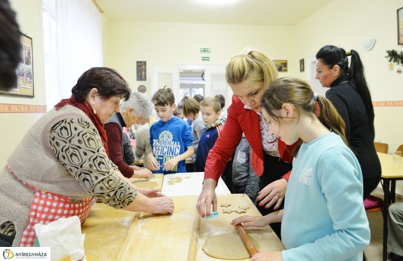 Generációs mézeskalács sütés Nyírszőlősön - fotó Trifonov Éva