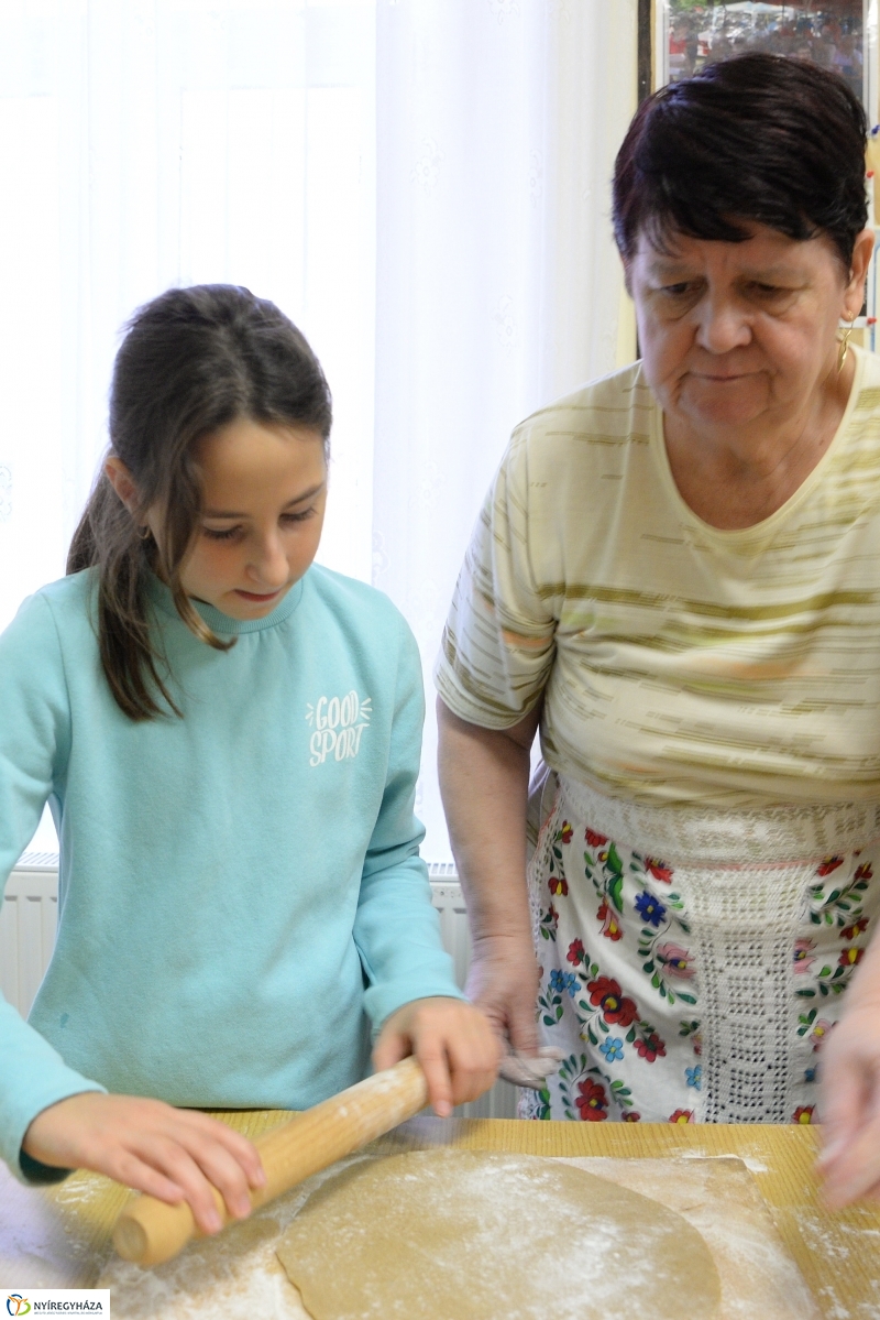 Generációs mézeskalács sütés Nyírszőlősön - fotó Trifonov Éva