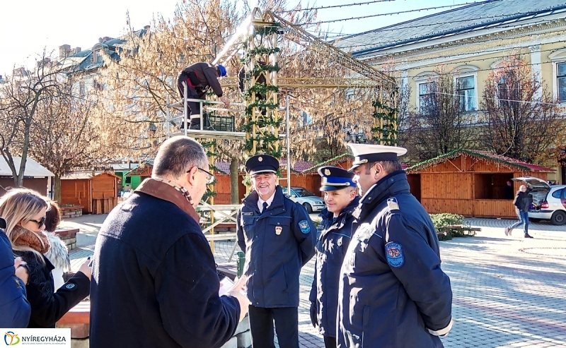Rendőrségi tájékoztató a forgatagról