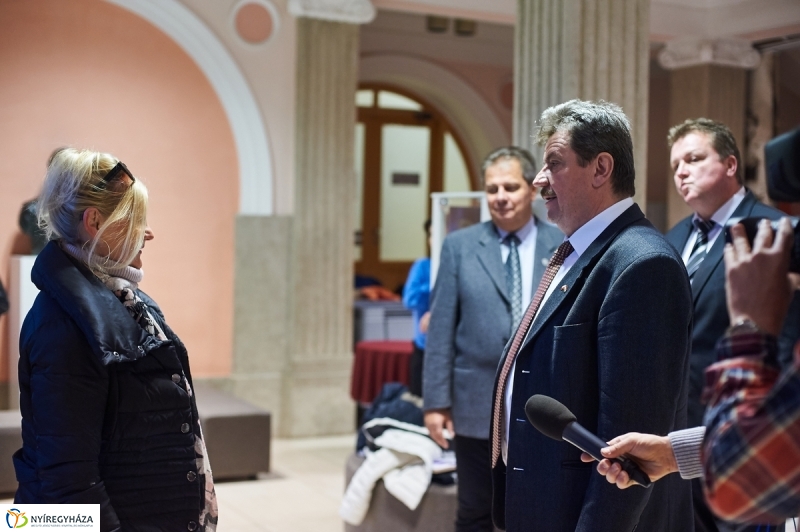 30000. látogató a Munkácsy kiállításon - fotó Szarka Lajos